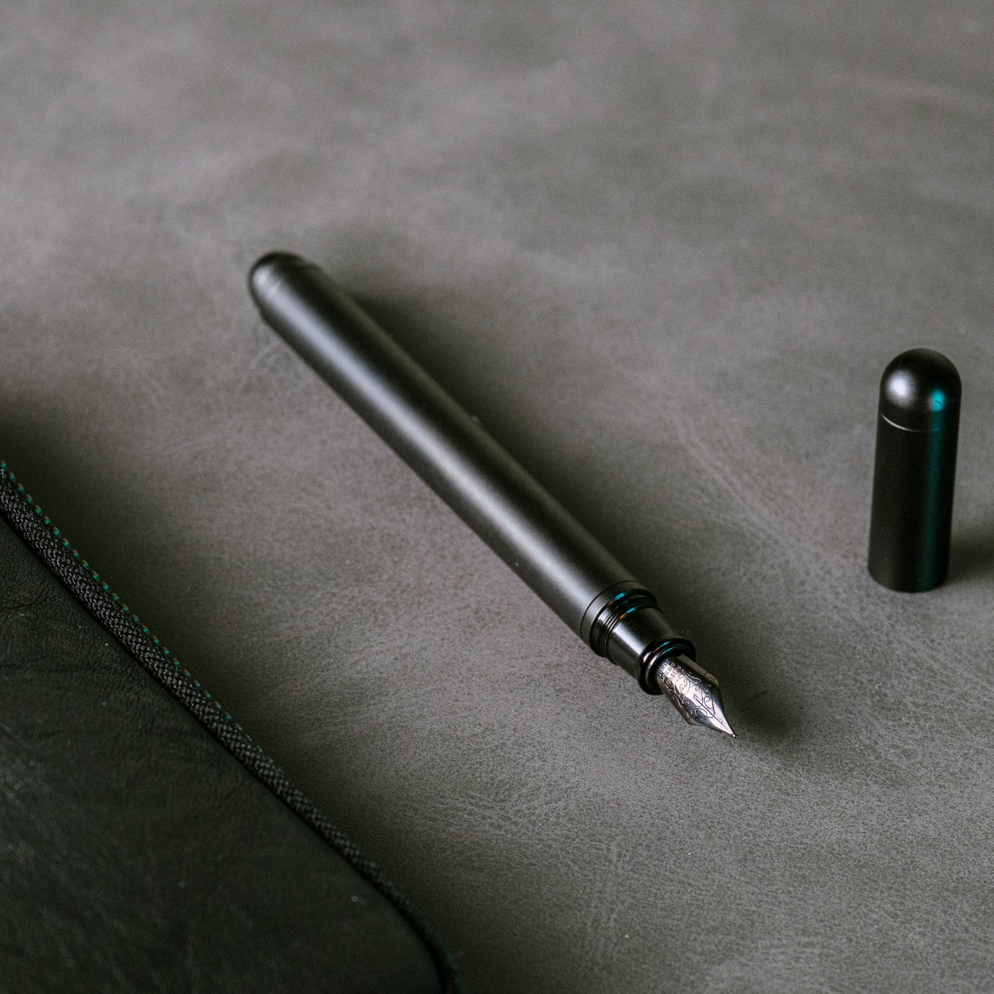 TP4-V2|ミニマル×チタニウム万年筆