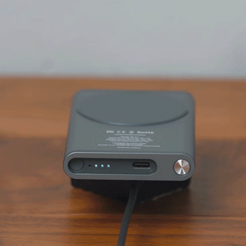 [冷却ファン付きMagSafe対応充電器]：MS3.0